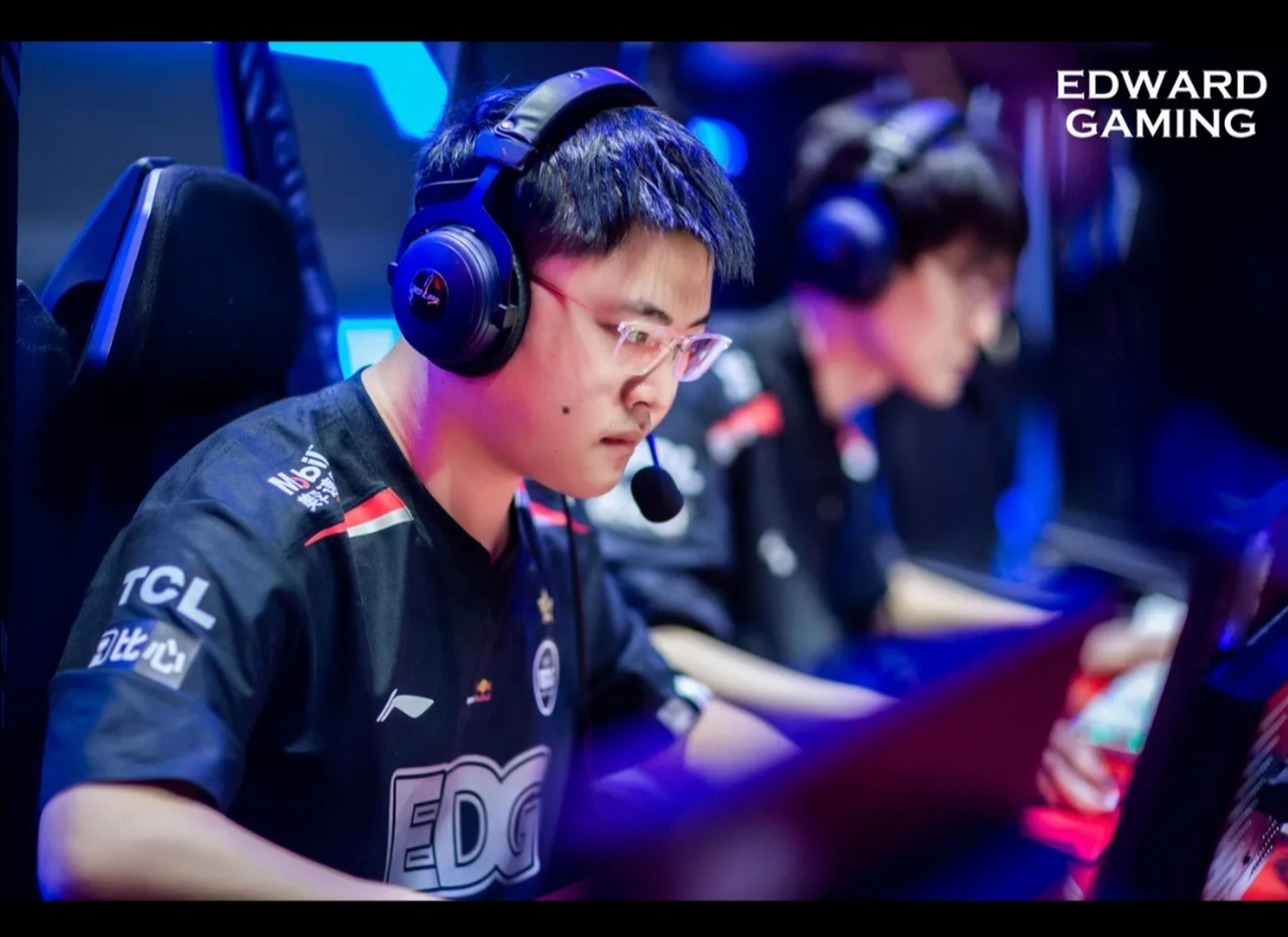 爱游戏-JackeyLove回归赛场,精彩发挥首场状态亮眼,快船观众沸腾!的简单介绍